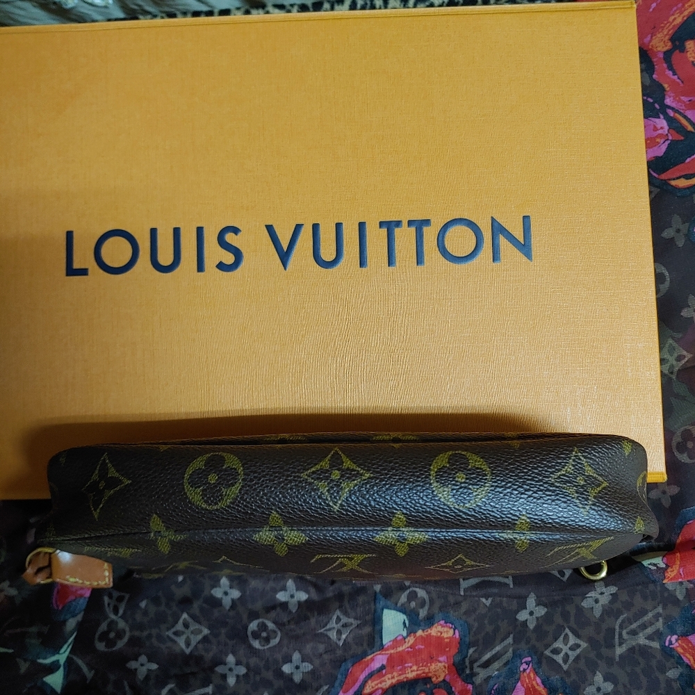 SOLD - 💯% AUTHENTIC VINTAGE LOUIS VUITTON POCHETTE - Picture 9 of 11
